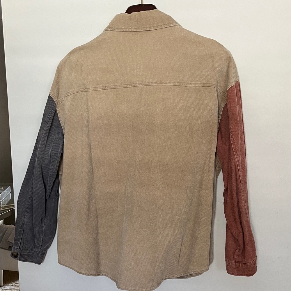 Colorblock Button Down Shirt - Picture 4 of 4